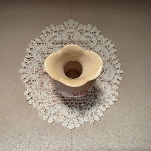 Vintage Hull Pottery Two-Handle Vase With Floral Design & Scalloped Rim - Picture 3 of 6